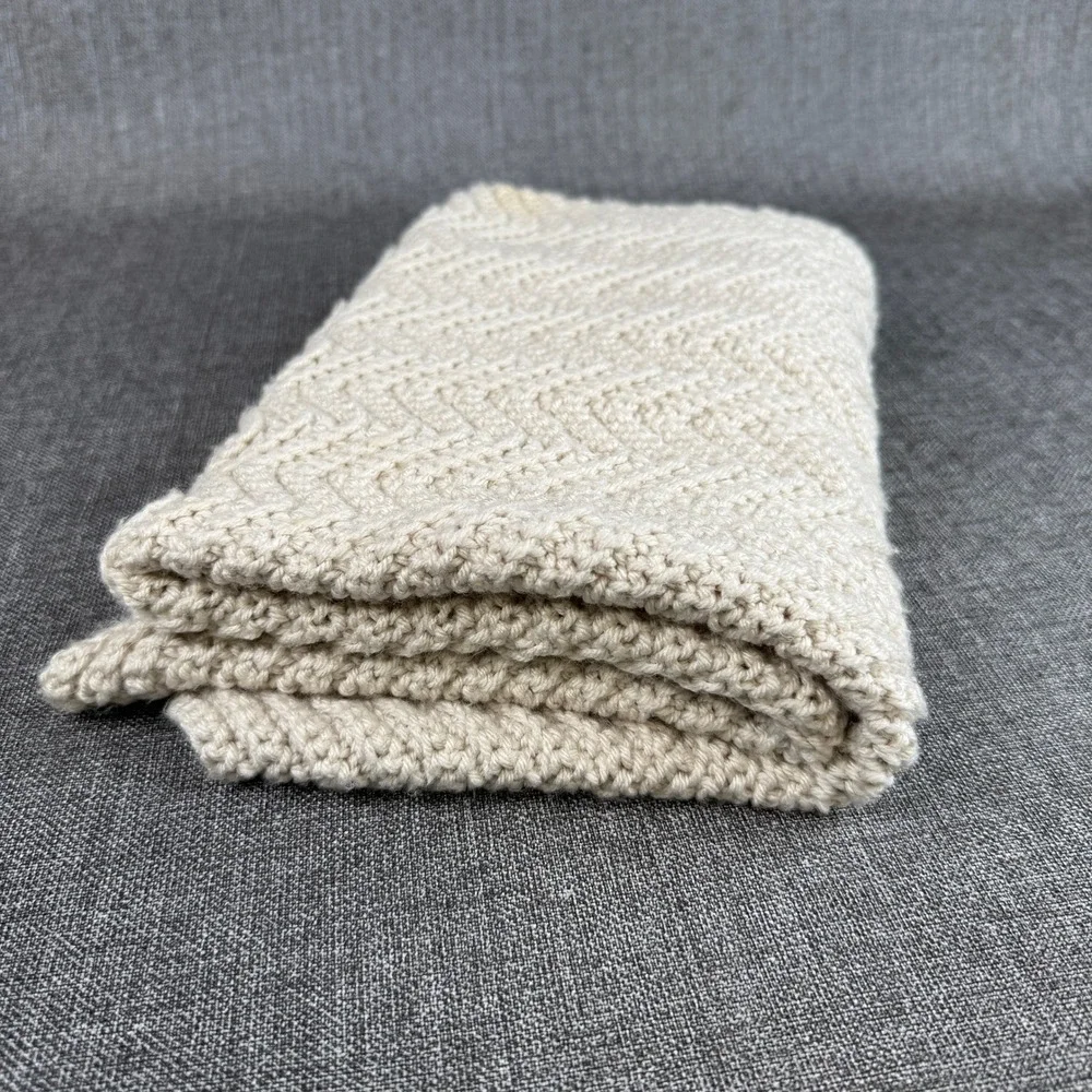 Vintage Handmade Crochet Baby Blanket Cream Off White Chevron Ripple Good 32x24
